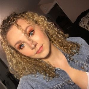 Meet your Posher, Kelly